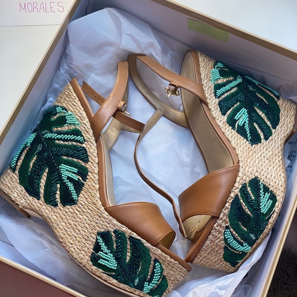 Platforms - Picture 2 of 3